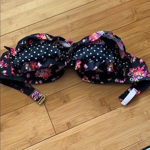 Victoria Secret Strapless bikini top